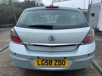 Usado Vauxhall Astra 2008 Verde Utilitario