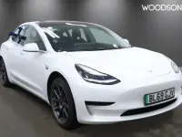 Used Tesla Model 3 Standard Range Plus 177 kW (241 HP) 2019 White Sedan