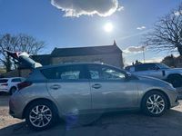 Used Toyota Auris 112 HP (82 kW) 2016 Grey Hatchback