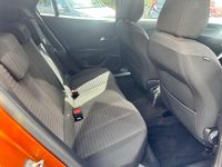 Begagnad Peugeot 2008 Active+ 2023 Orange SUV