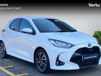 Used Toyota Yaris Hybrid Design 116 HP (85 kW) 2023 White Hatchback