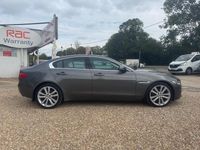 Begagnad Jaguar XE Portfolio 180 HK (132 kW) 2016 Grå Sedan