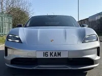Begagnad Porsche Taycan 339 kW (462 HK) 2024 Silver Sedan