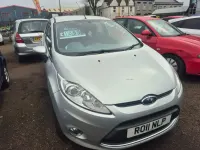 Używany Ford Fiesta Zetec 2011 Srebrny Hatchback