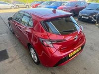 Usado Toyota Corolla 2023 Rojo Utilitario