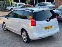 Used Peugeot 5008 Allure 150 HP (110 kW) 2012 White MPV
