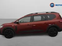 Usado Dacia Jogger Extreme 110 HP (80 kW) 2024 Castanho Monovolume