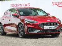 Used Ford Focus ST 280 HP (205 kW) 2019 Red Hatchback