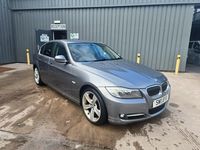 Begagnad BMW 318 Exclusive 2011 Grå Sedan