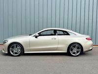 Begagnad Mercedes E220 AMG line 2018 Beige Sportkupé