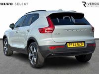 Usado Volvo XC40 Plus 197 HP (144 kW) 2025 Cinzento SUV