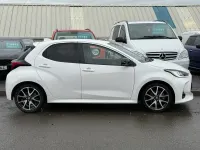 Usado Toyota Yaris Hybrid 116 HP (85 kW) 2022 Branco Citadino