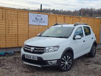 Used Dacia Sandero Lauréate 2015 White Hatchback