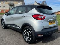 Usado Renault Captur Dynamique 90 HP (66 kW) 2016 Prateado SUV