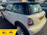 Używany Mini Cooper 122 KM (89 kW) 2011 Biały Hatchback