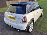 Used Mini Cooper Hatch 122 HP (89 kW) 2011 White Hatchback