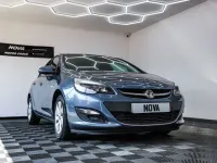 Used Vauxhall Astra Design Edition 100 HP (73 kW) 2014 Blue Hatchback