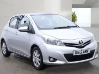 Used Toyota Yaris Multidrive S 99 HP (72 kW) 2012 Silver Hatchback