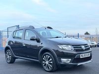Begagnad Dacia Sandero Lauréate 2015 Svart Halvkombi