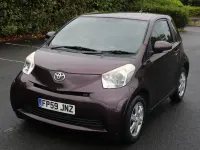 Used Toyota iQ 68 HP (50 kW) 2010 Mauve/purple Hatchback