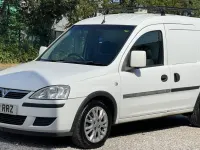 Used Vauxhall Combo 75 HP (55 kW) 2012 White MPV