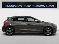 Usado Ford Focus ST-Line 120 HP (88 kW) 2018 Cinzento Citadino