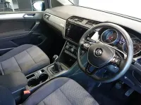 Usado VW Touran Family 150 HP (110 kW) 2019 Cinzento Monovolume