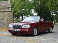Used Mercedes E220 150 HP (110 kW) 1995 Red Cabriolet