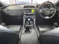 Usado Jaguar F-Pace R-Sport 180 HP (132 kW) 2018 Preto SUV
