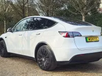 Usado Tesla Model Y RWD 219 kW (299 HP) 2024 Branco SUV