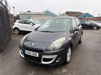 Usado Renault Scénic III Dynamique 110 HP (80 kW) 2011 Cinzento Monovolume