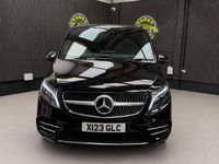 Usado Mercedes V300 AMG line 237 HP (174 kW) 2023 Preto Monovolume