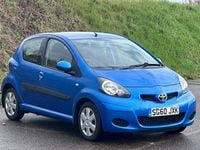 Usado Toyota Aygo 68 HP (50 kW) 2010 Azul Citadino