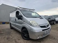 Gebraucht Vauxhall Vivaro Sportive 115 PS (84 kW) 2008 Silber Van / Kleinbus
