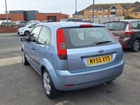 Usado Ford Fiesta Style 75 HP (55 kW) 2005 Azul Citadino