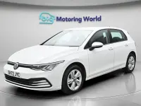 Używany VW Golf VIII S 130 KM (95 kW) 2023 Biały Hatchback