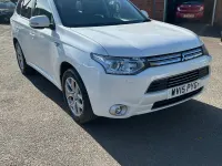 Used Mitsubishi Outlander P-HEV 2015 White Estate