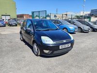 Usado Ford Fiesta Ghia 79 HP (58 kW) 2005 Preto Citadino