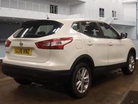 Used Nissan Qashqai Acenta 2015 Pure white SUV