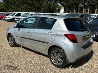 Used Toyota Yaris Multidrive S 99 HP (72 kW) 2015 Silver Hatchback