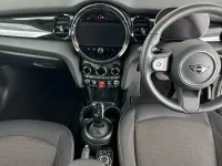 Używany Mini Cooper Classic 134 KM (98 kW) 2023 Srebrny Hatchback