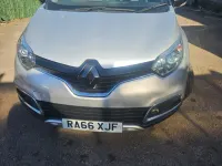Begagnad Renault Captur Signature 90 HK (66 kW) 2017 Svart SUV