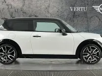 Used Mini Cooper S Hatch 201 HP (147 kW) 2025 White Hatchback