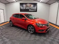 Used Renault Mégane Signature 2019 Red Hatchback