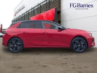Used Vauxhall Astra 113 kW (154 HP) 2024 Red Hatchback