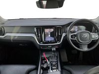 Used Volvo V60 CC Plus 250 HP (183 kW) 2020 White Estate