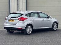 Używany Ford Focus Titanium 120 KM (88 kW) 2015 Srebrny Kombi