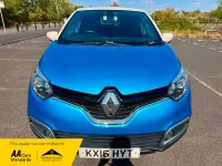 Used Renault Captur Dynamique 90 HP (66 kW) 2016 Blue/cream SUV