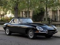 Used Jaguar E-Type 269 HP (197 kW) 1961 Black Cabriolet