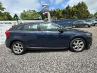 Used Volvo V40 190 HP (139 kW) 2015 Blue Hatchback